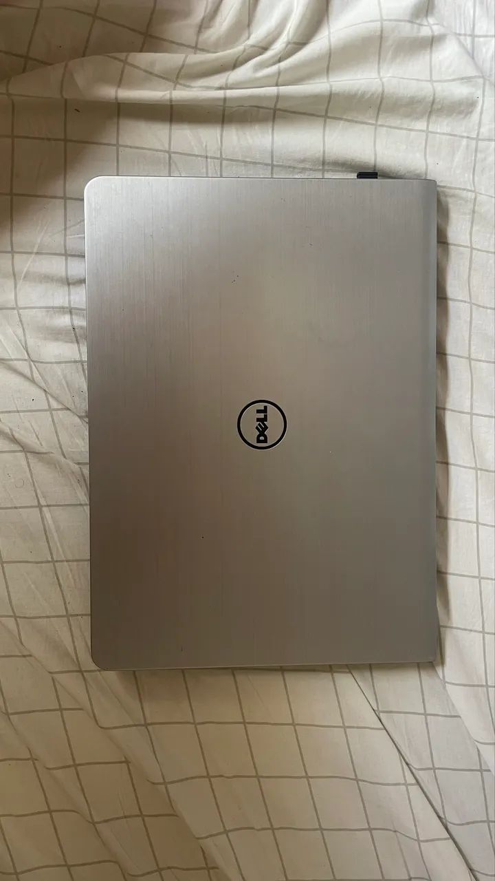 Notebook Dell Inspiron com Intel Core i5 + AMD Radeon dedicada