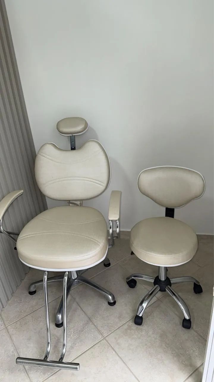 Kit poltrona cadeia reclinável e mocho