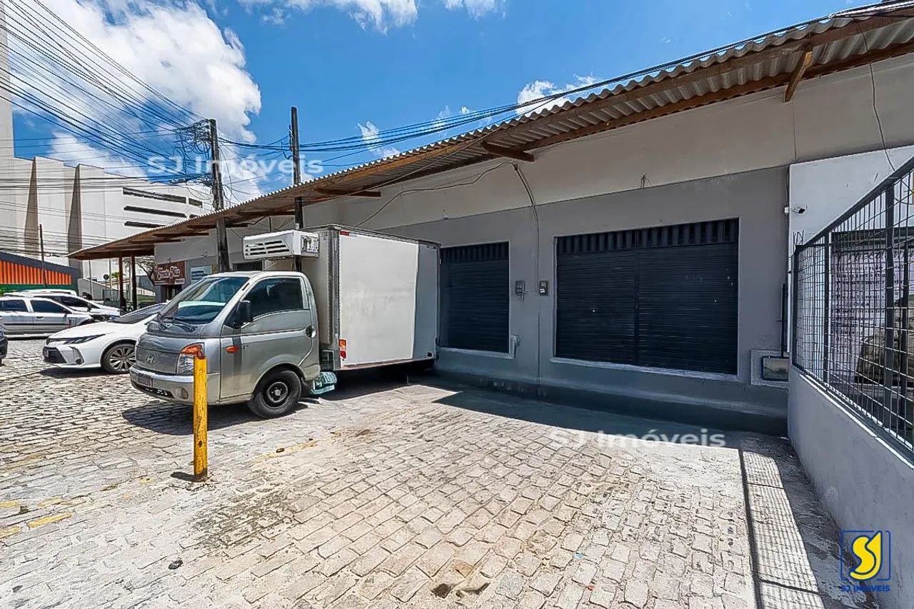 Loja com excelente visibilidade em corredor comercial de Messejana