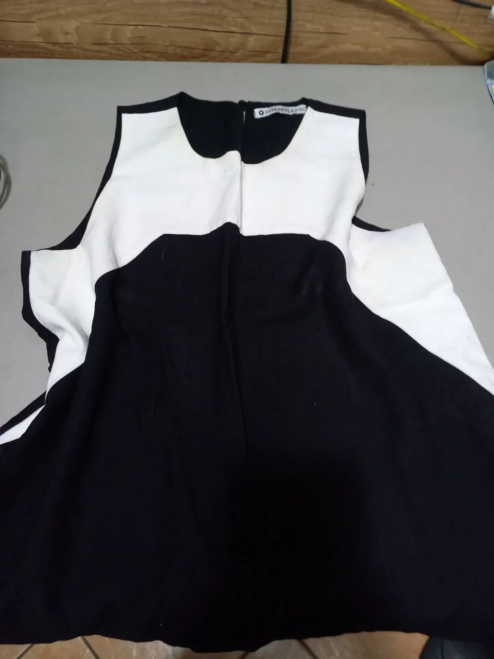 Lote de roupas para bazar. 