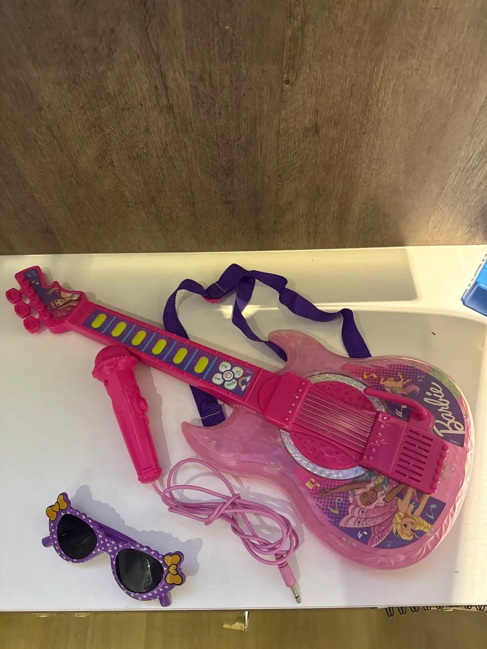 Guitarra da Barbie