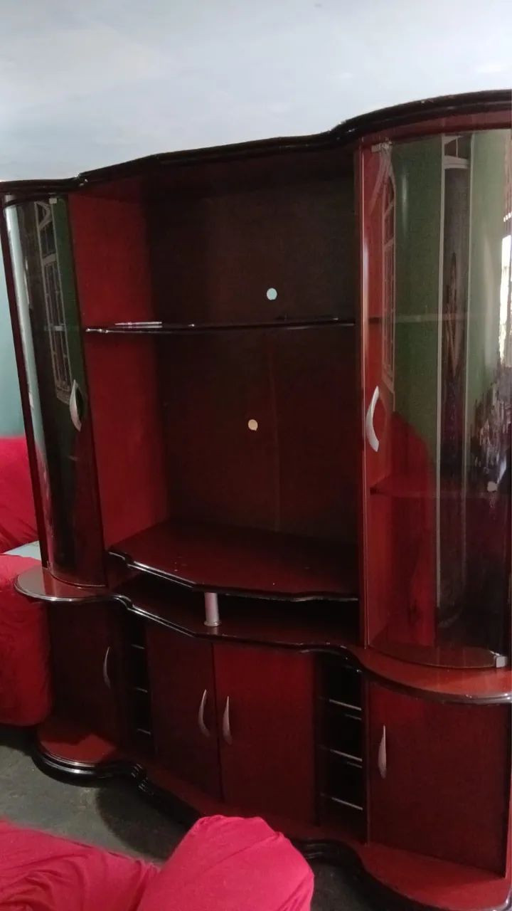Estante e mesa de computador usadas