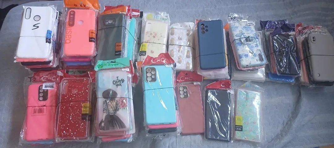  Caixa de Capinhas de Celular +70 unidades - Foto 3