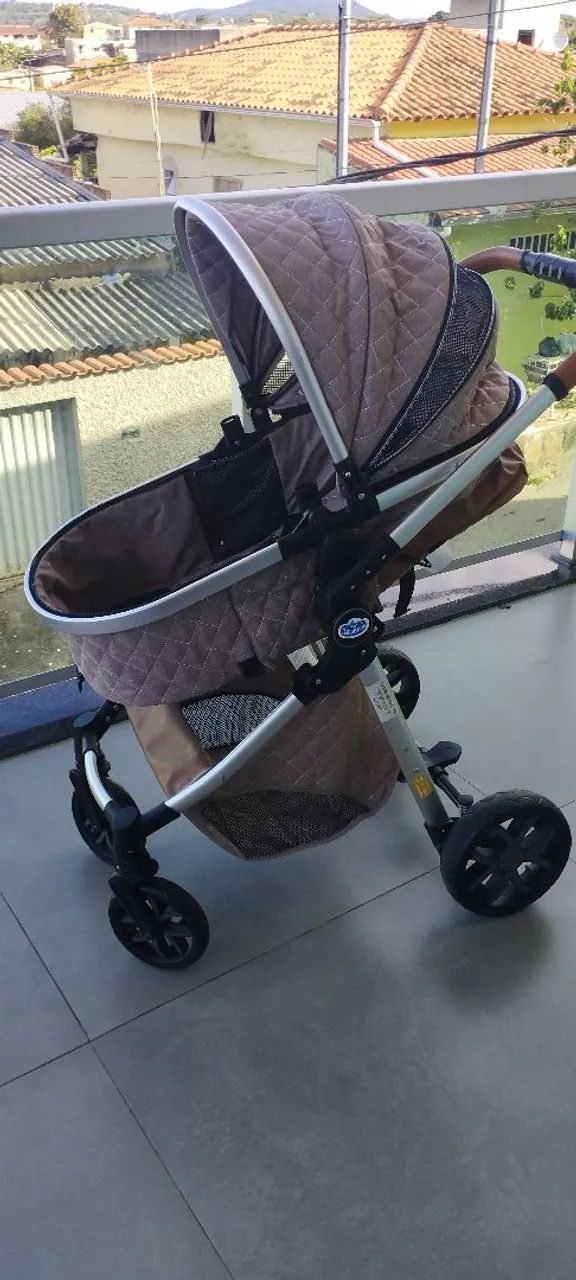 Carrinho de bebê com bebê conforto  - Foto 3