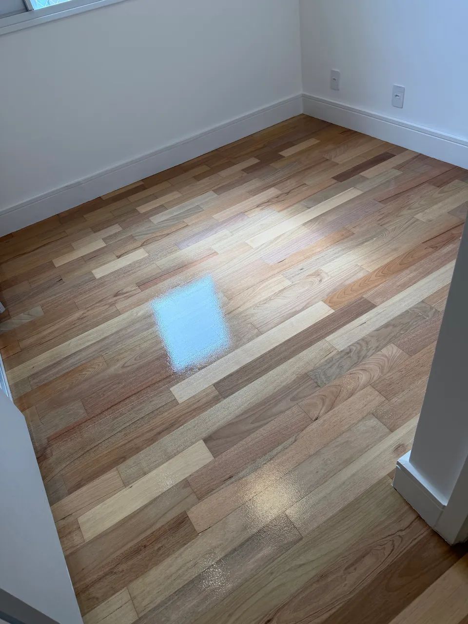 Restauração de piso Tauari com aplicação de Bona . - Foto 4