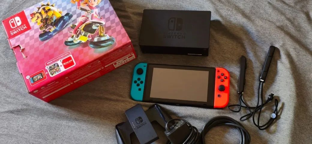 Nitendo Switch V2 Desbloqueado - 1,5 ano de uso