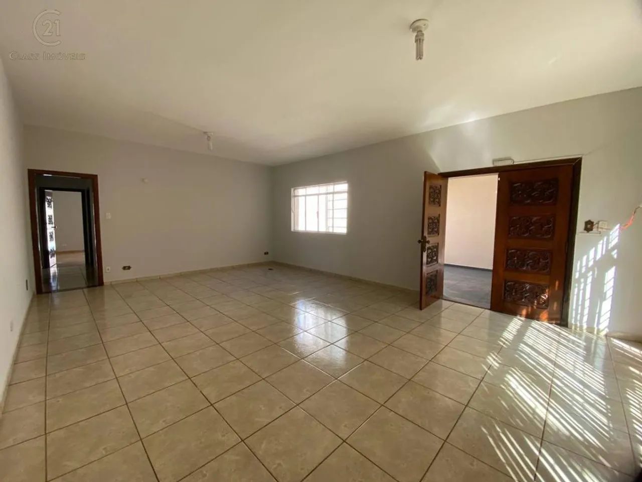 Casa para alugar em Londrina, Centro, com 3 quartos, com 213 m² - Foto 5