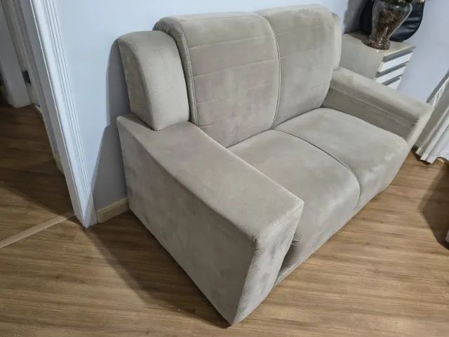 Vendo dois sofás de Suede. 1,50 x 0,80 M R$500,00 cada - Foto 3