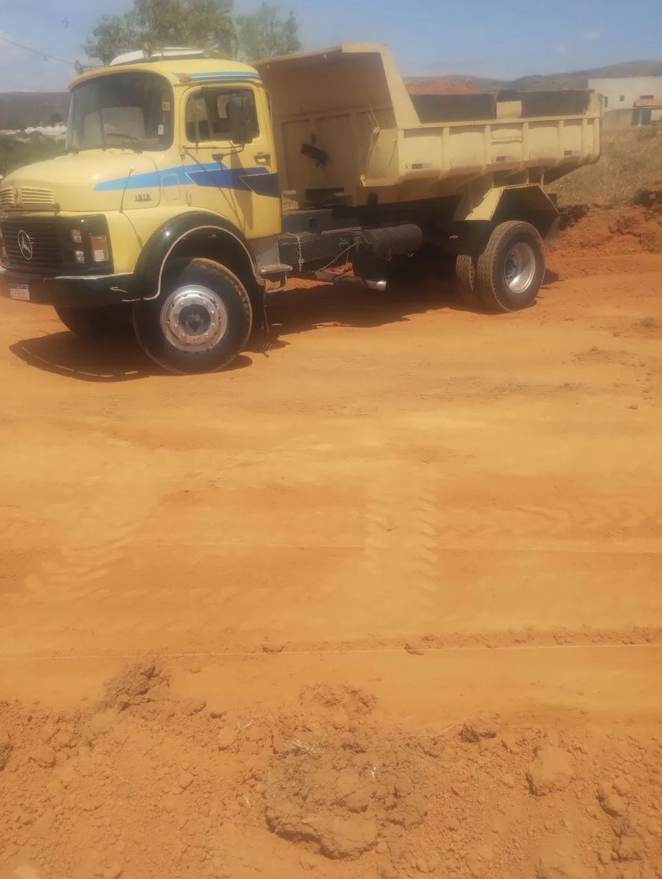 Vendo caminhão caçamba 