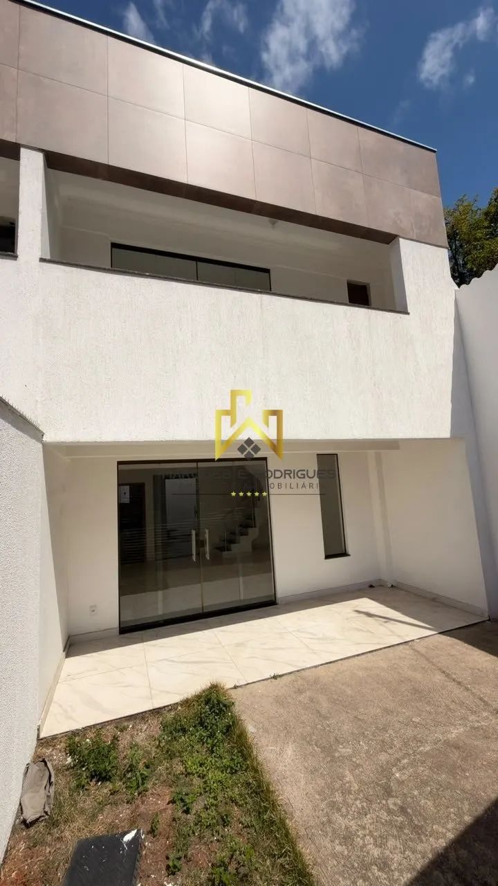 CASA GEMINADA COM 3 QUARTOS NO SANTA AMÉLIA