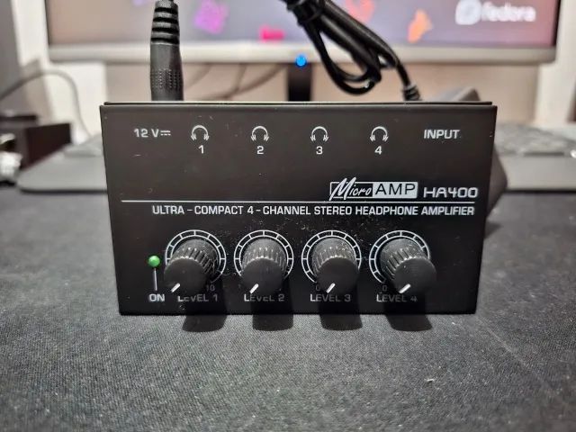 Behringer Microamp HA400  - Foto 2