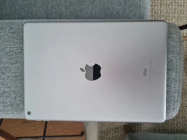 Apple Ipad 5 32gb + Teclado bluetooth - Foto 2