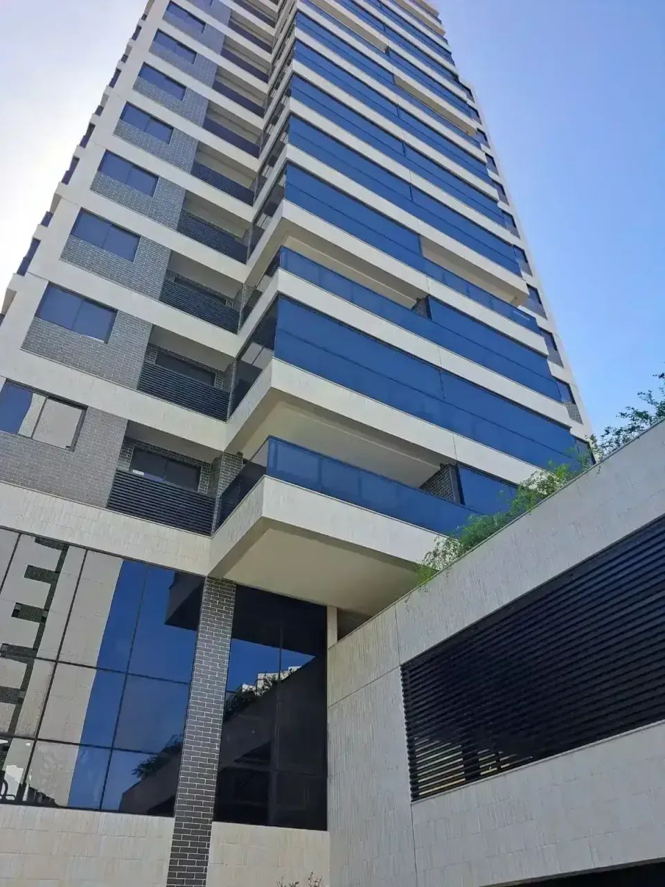 En Avance (Demétrio)