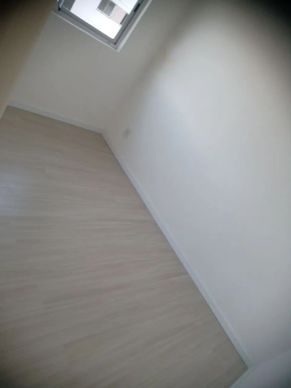 Apartamento com dois quartos e garagem 