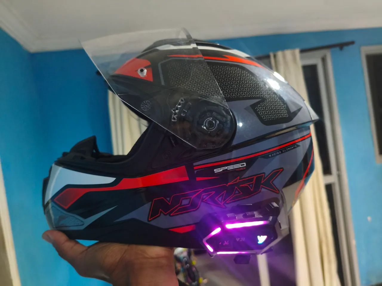 Capacete com Bluetooth 
