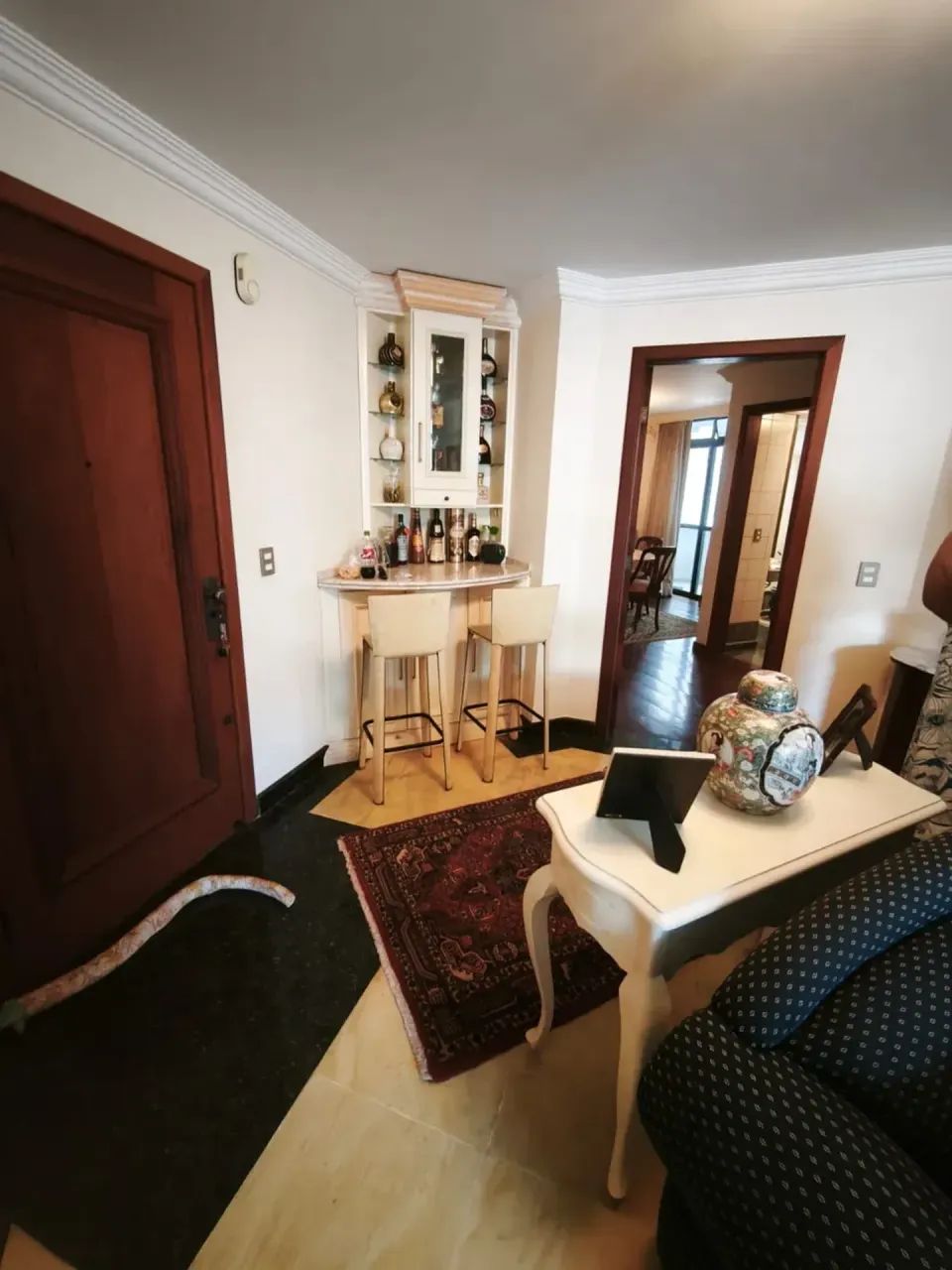 Apartamento para venda tem 180 metros quadrados com 4 quartos