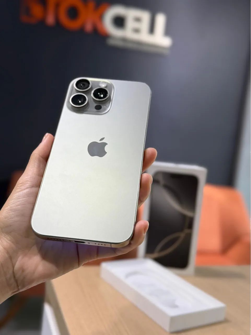 iPhone 16 Pro Max 256GB Natural Seminovo Garantia Loja Física