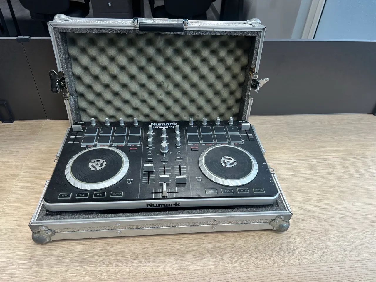 Numark Mixtrack Pro II - Foto 3