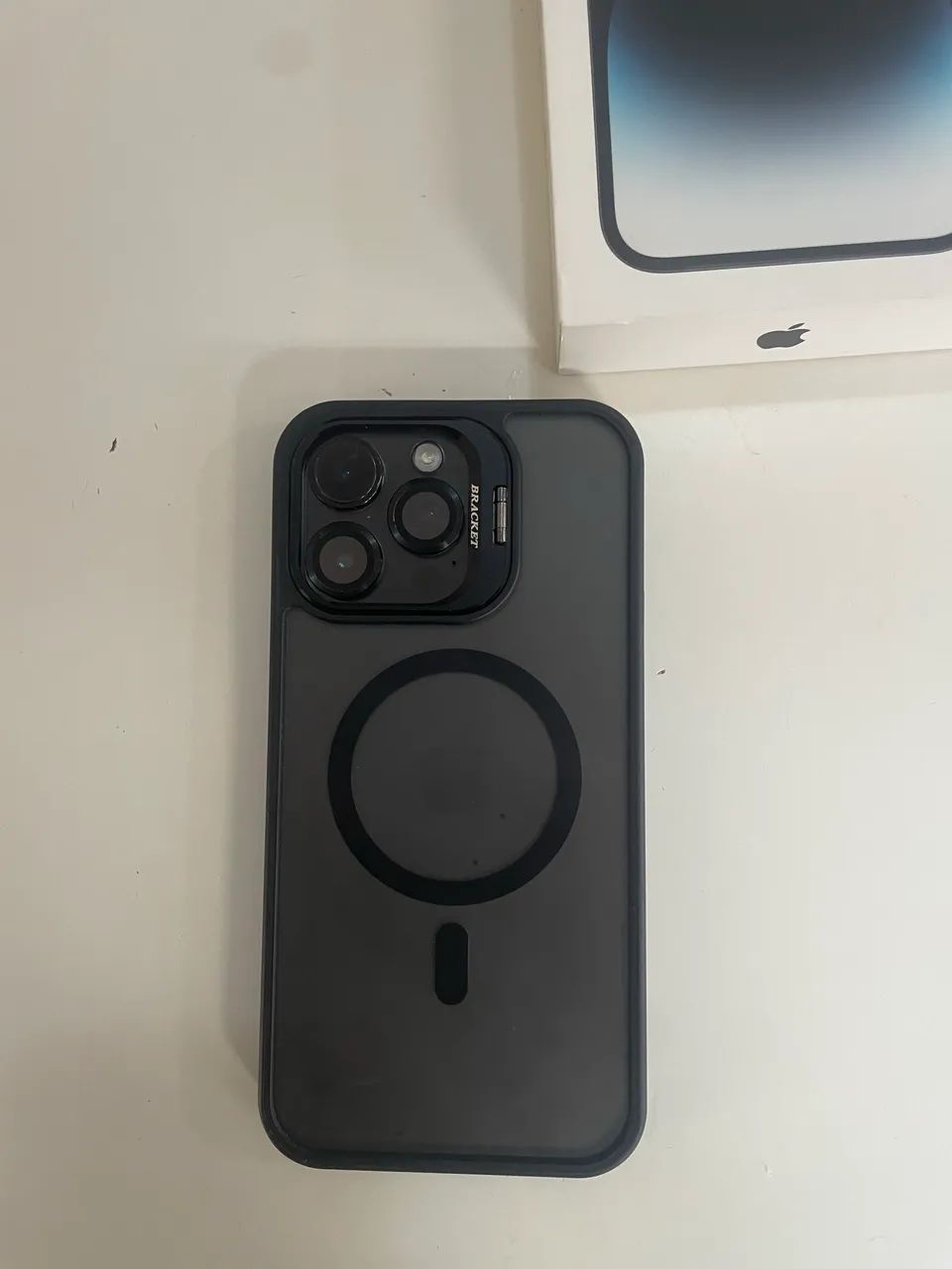Vendo iPhone 14 Pro Max com caixa - Celulares e Smartphones