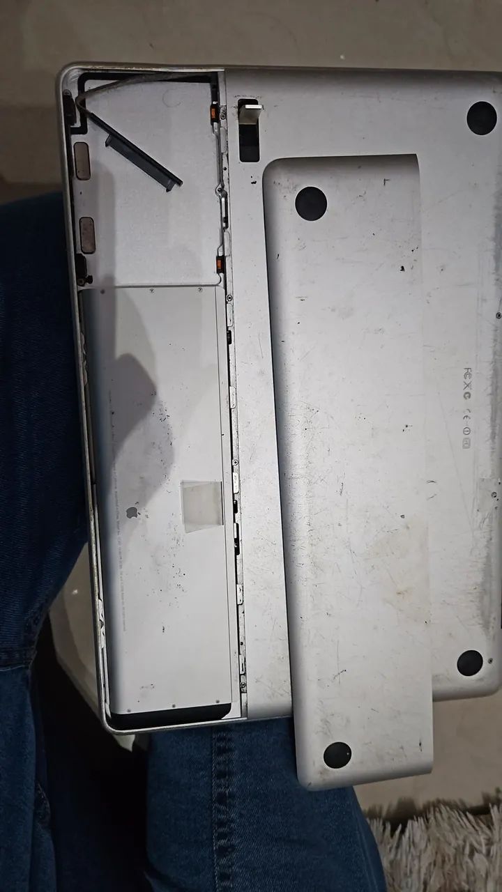 Vendo macbook  pro A1286 no estado defeito - Foto 5