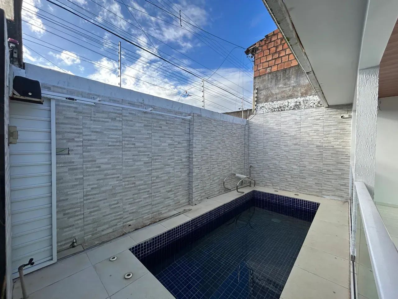 Casa Reformada com Piscina e Energia Solar - Foto 4