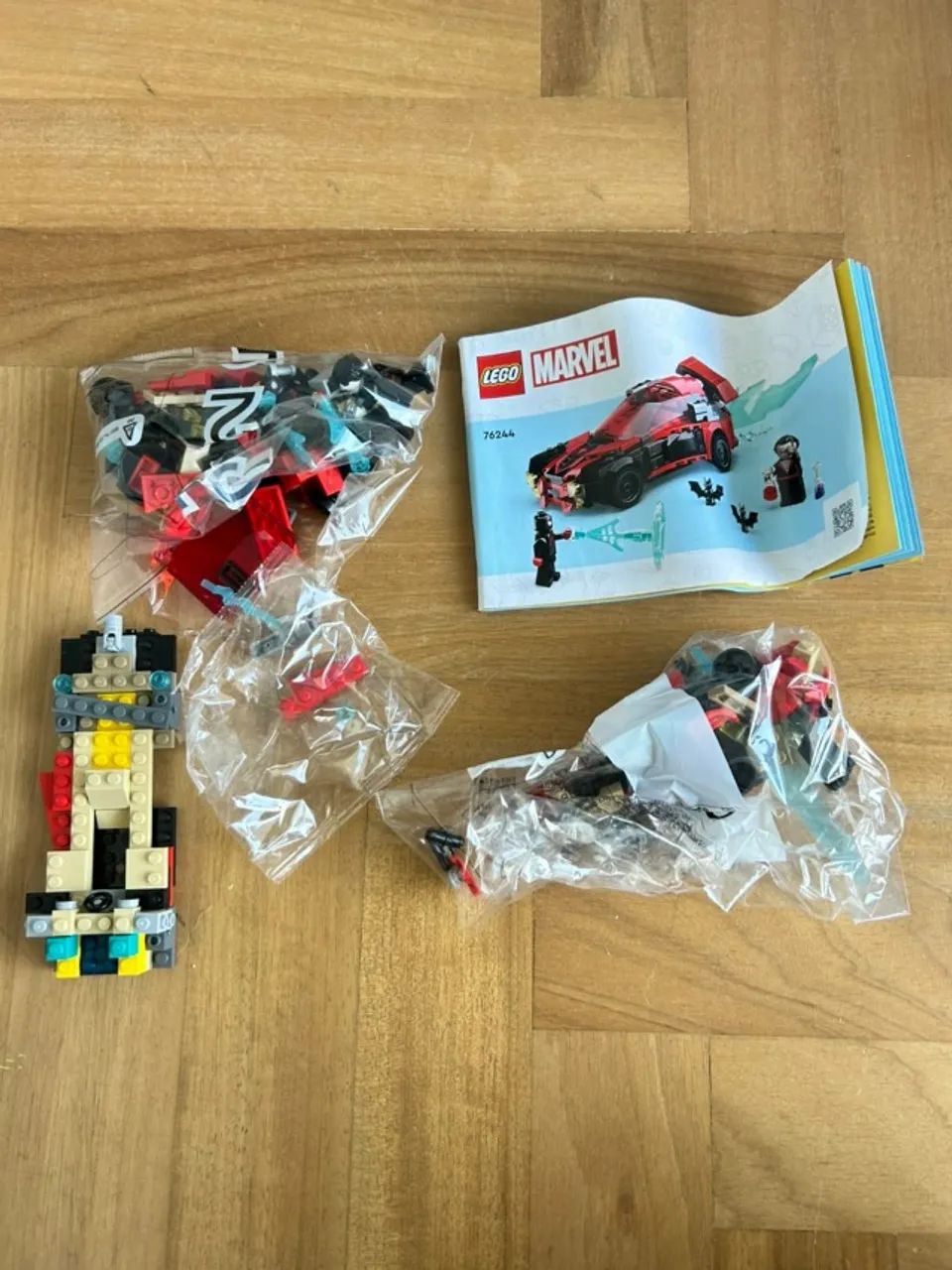 LEGO Marvel 76244 Miles Morales vs. Morbius - Foto 3