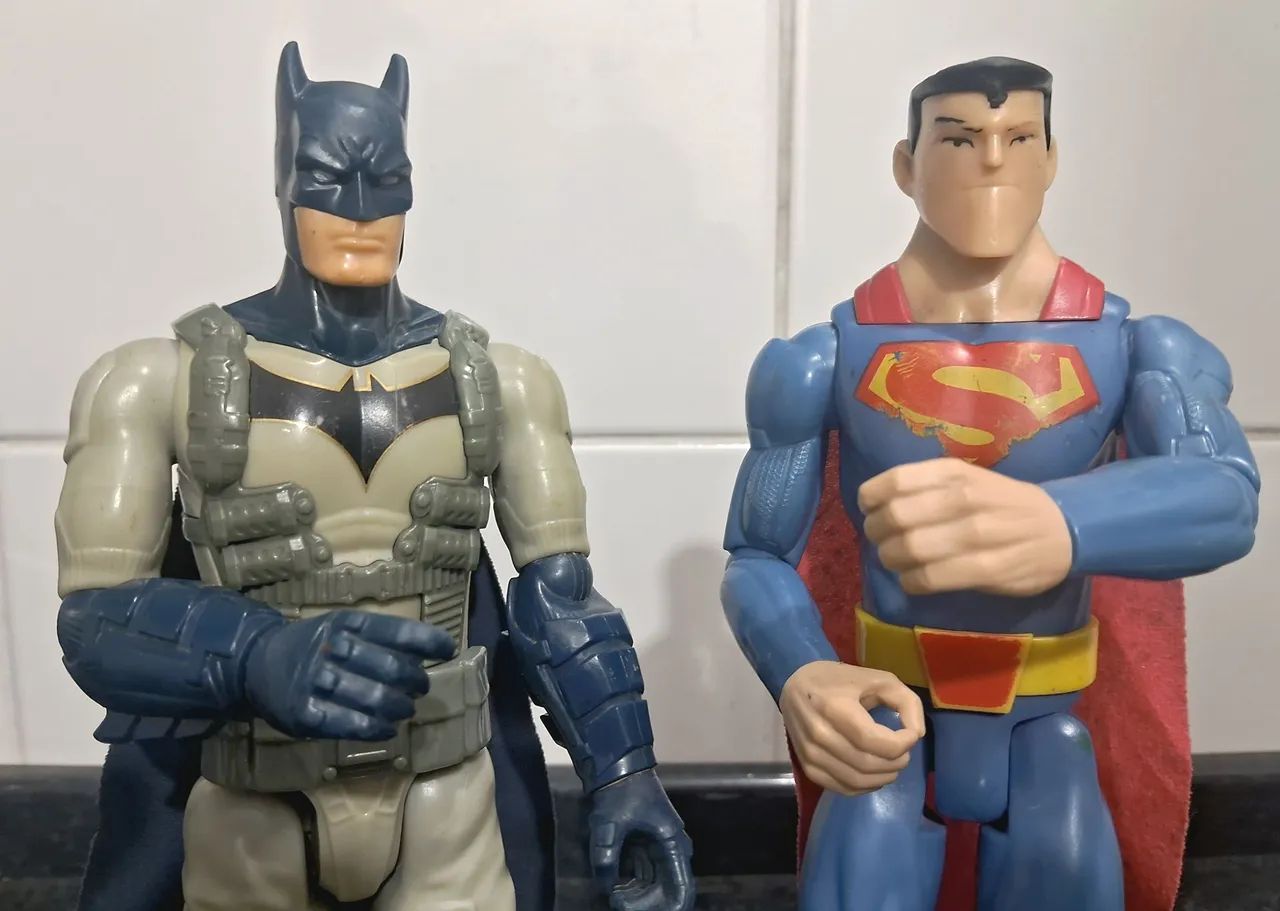 Bonecos Batman e Superman Mattel  - Foto 2