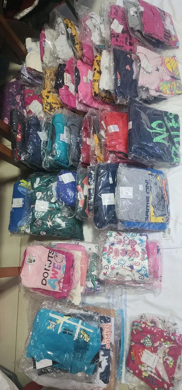 Vendem-se lote de roupas novas