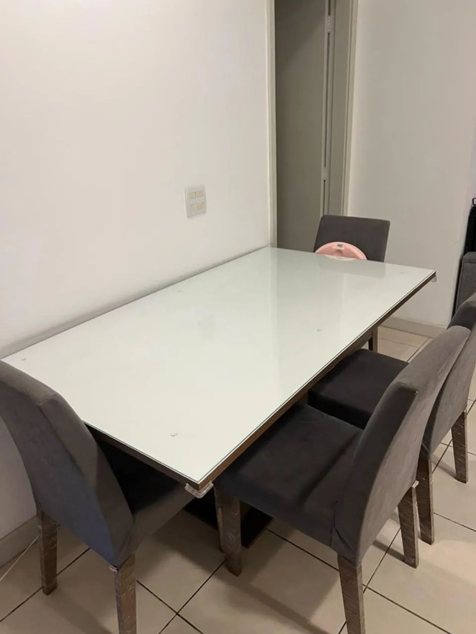 Mesa de jantar 4 cadeiras