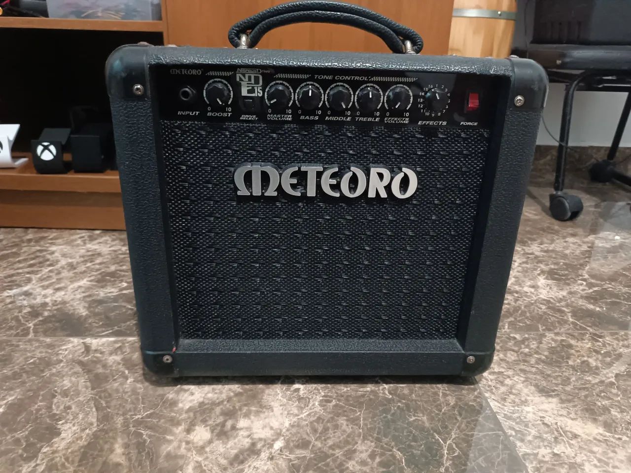 Guitarra strinberg + pedaleira zoom Gfx-707 + amplificador Meteoro