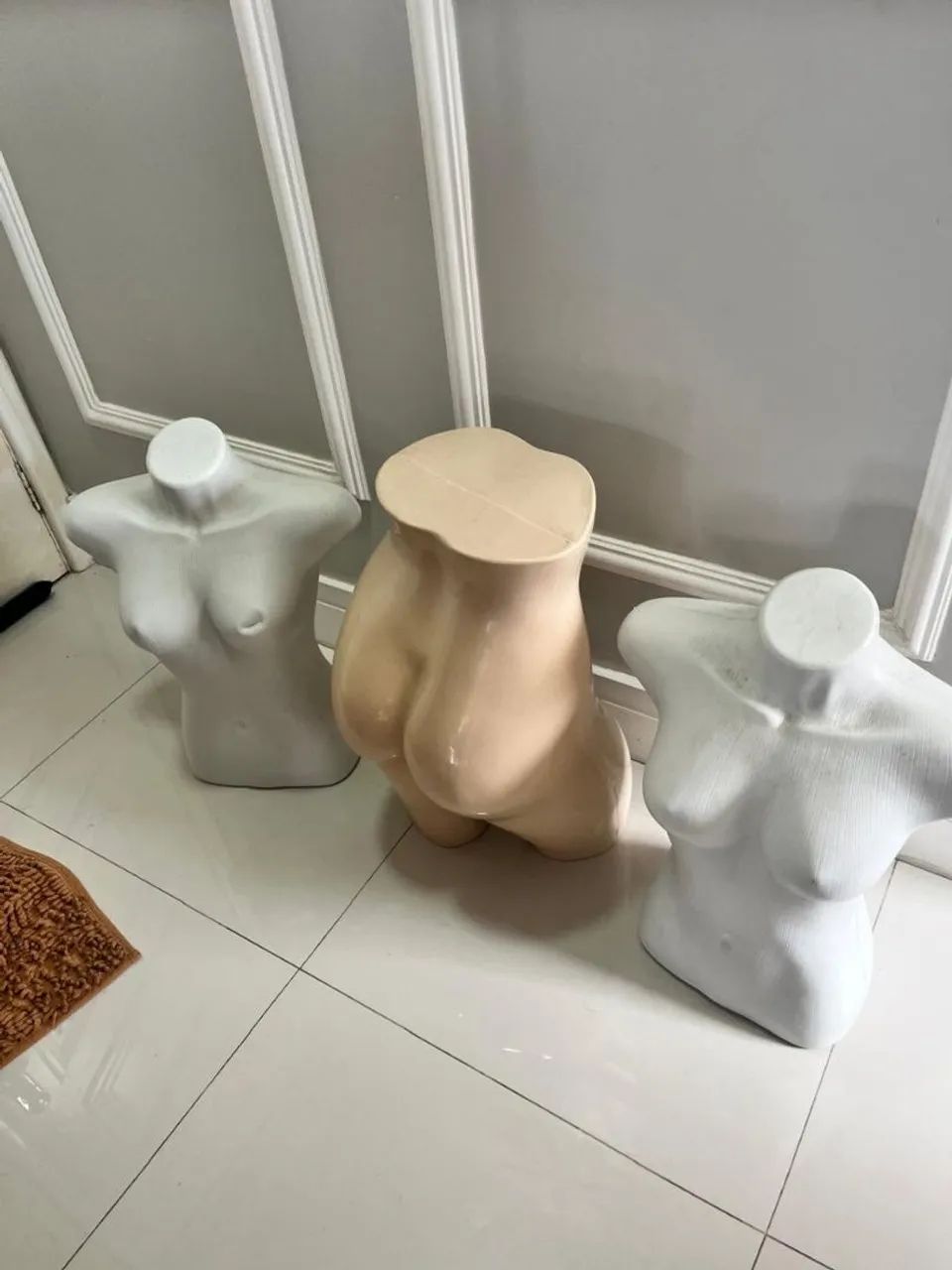 Conjunto com 3 manequins expositores
