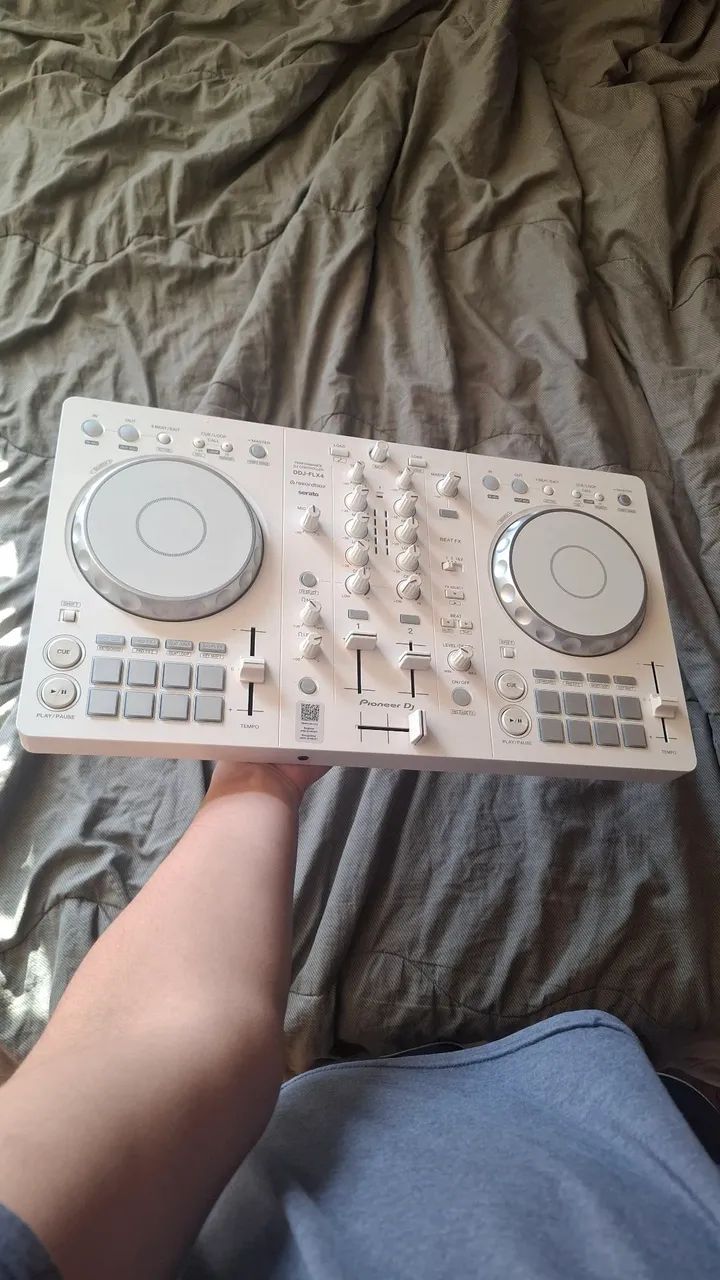 Controladora DDJ FLX4 Branca - Foto 3