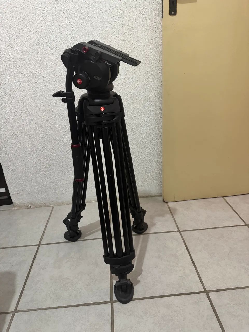 Tripé e Cabeça Fluído Manfrotto 504hd + Bag Preta (Usado)