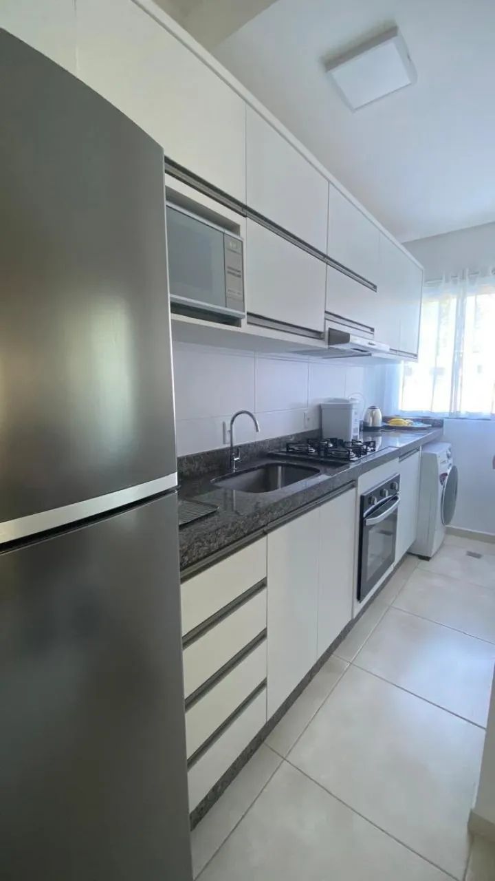 Apartamento na praia dos Ingleses 2 quartos semi mobiliado com 58m2 e garagem. - Foto 2