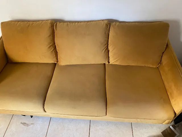 Sofá amarelo 3 lugares - Foto 4