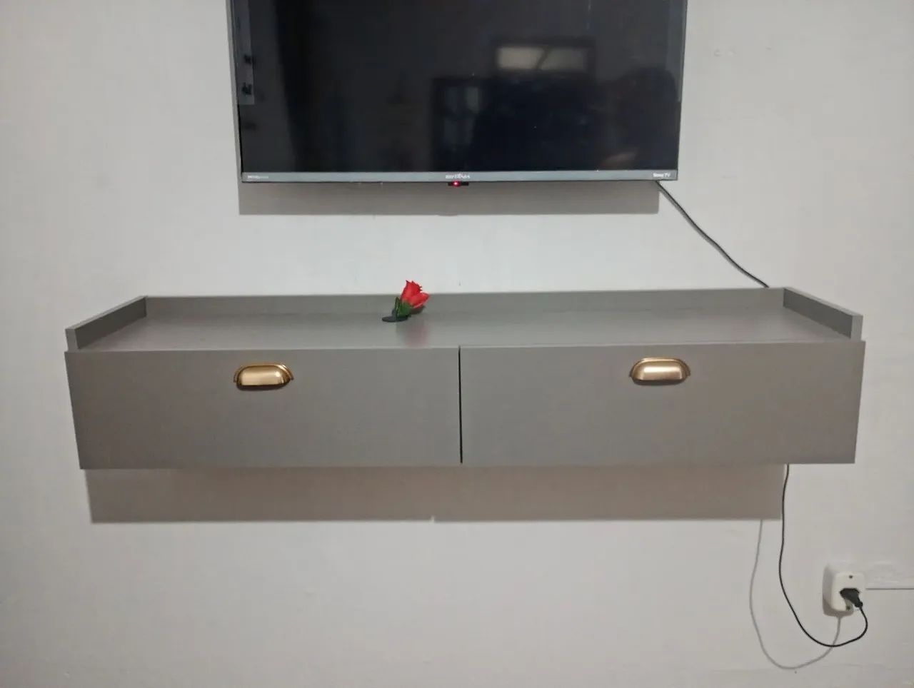 Vendo+smart+tv 32" + rack suspenso. - Foto 5