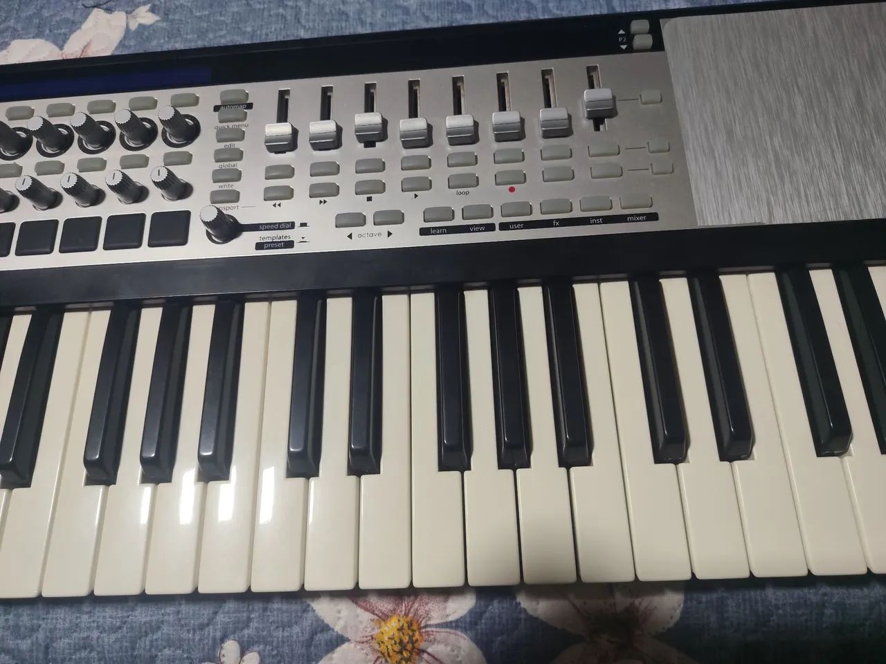 Controlador Midi Novation SL61 - Foto 4