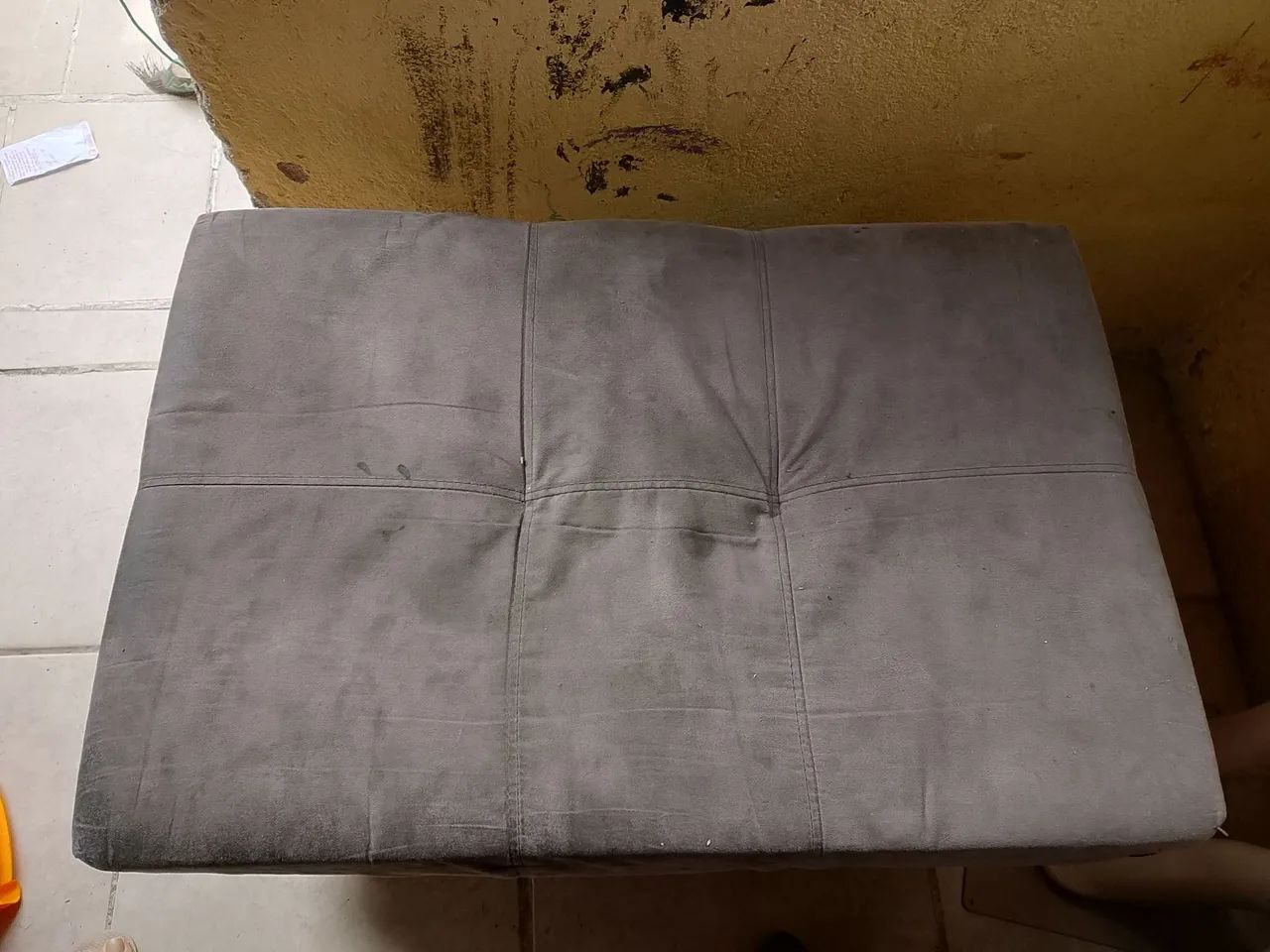 puff cinza com pés - Foto 4