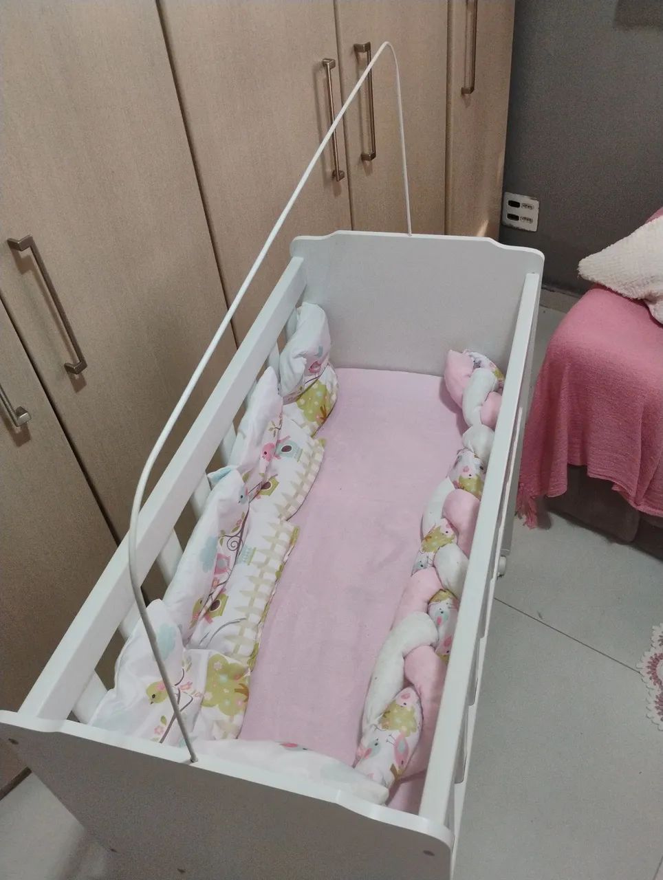 Mini berço com colchão, lençois e proteção 