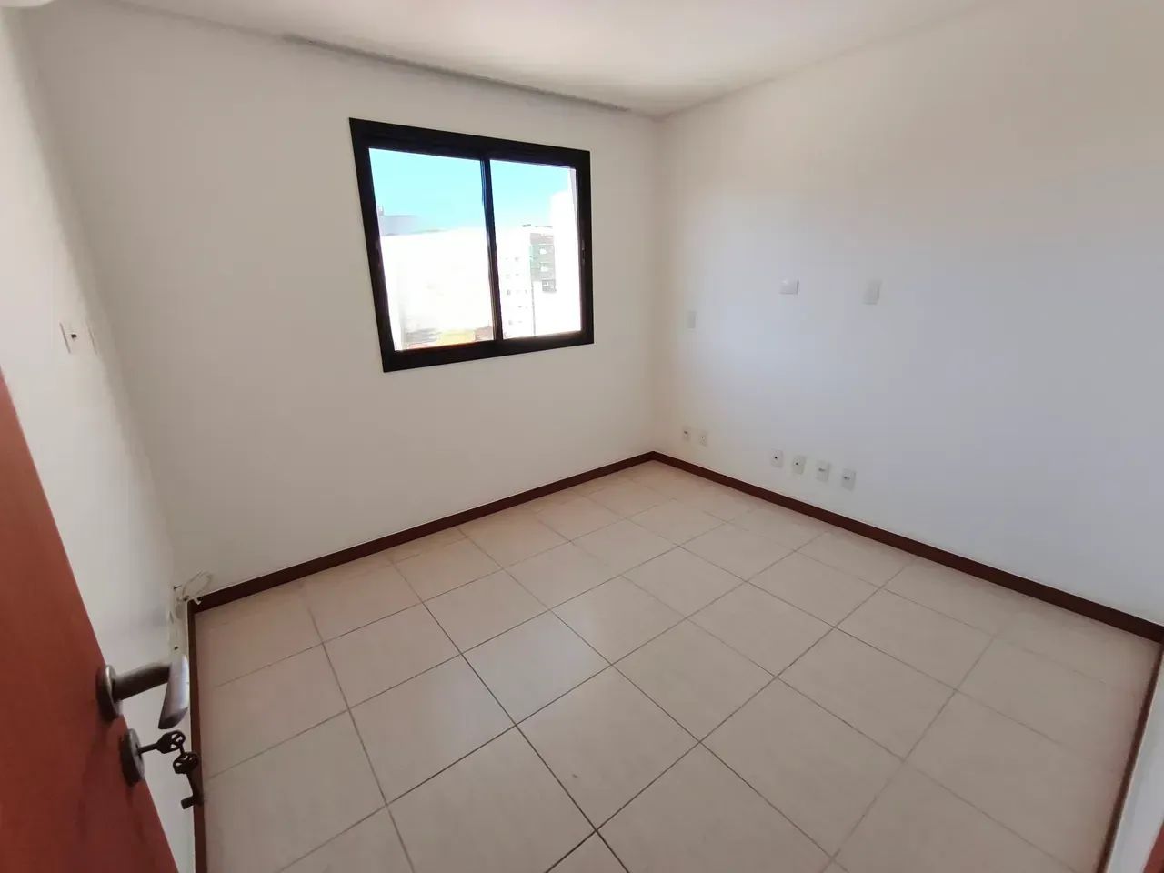 Apto com 2 quartos sendo 1 suíte, 2 Ar Cond. Split, 2 vagas de garagem, Cavaleiros - Macaé - Foto 3