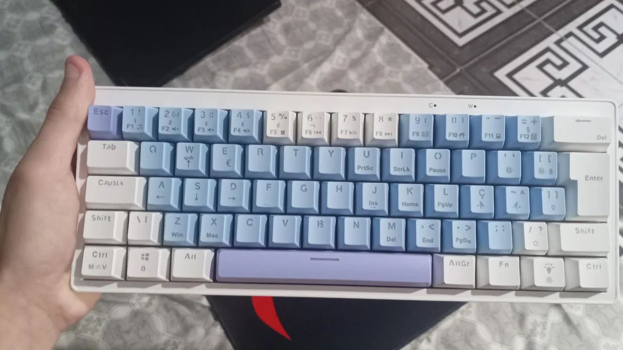 Teclado Hengtuo mecânico switch amarelo