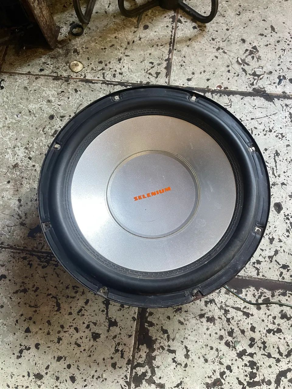 Vendo grave 12 selenium 2+2 com caixote - Foto 3
