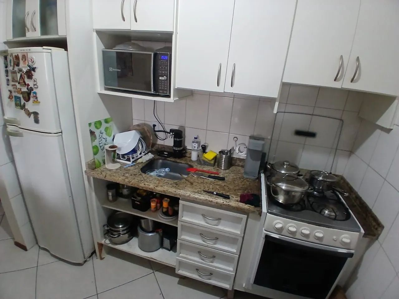 Vendo armários de cozinha branco com puxadores - Foto 3