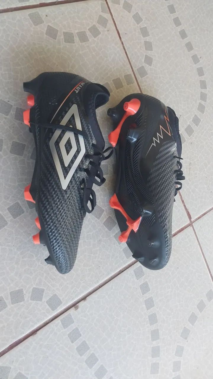 Chuteira UMBRO Adamant 42 - Foto 4