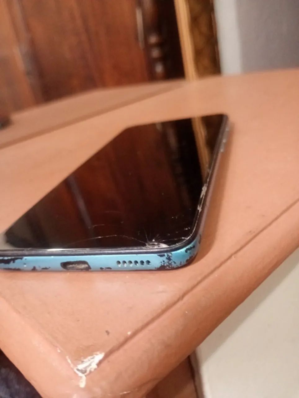 Celular MOTO E20 (DISPLAY QUEBRADO)