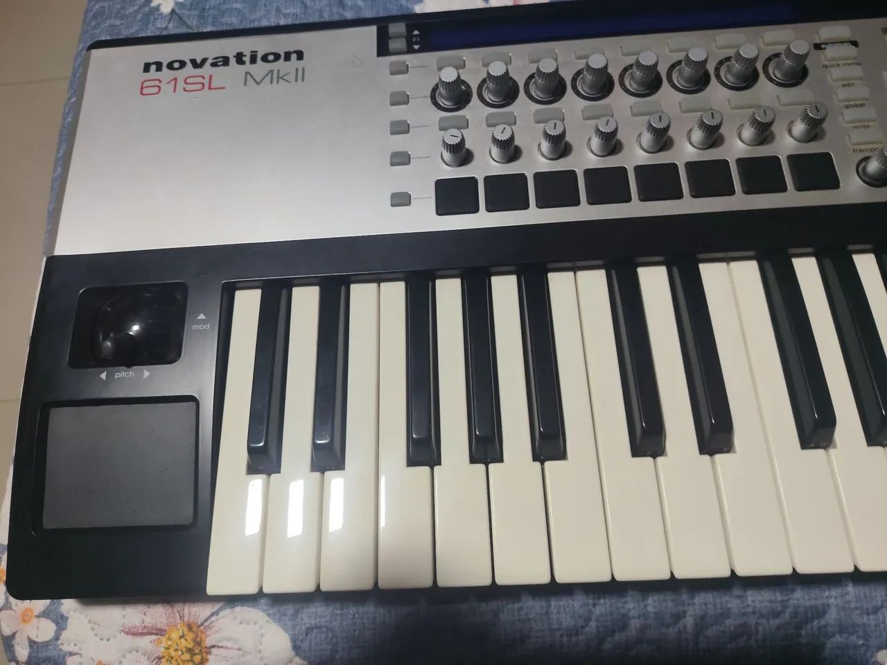 Controlador Midi Novation SL61 - Foto 3