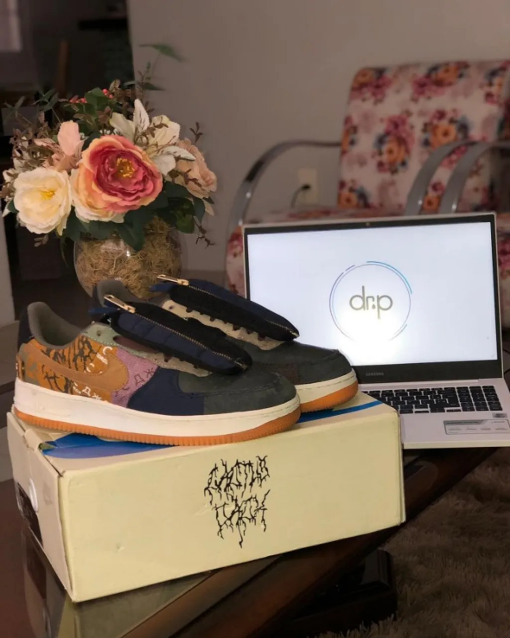 NIKE X TRAVIS SCOTT AIR FORCE LOW 1 - Calçados - Savassi, Belo