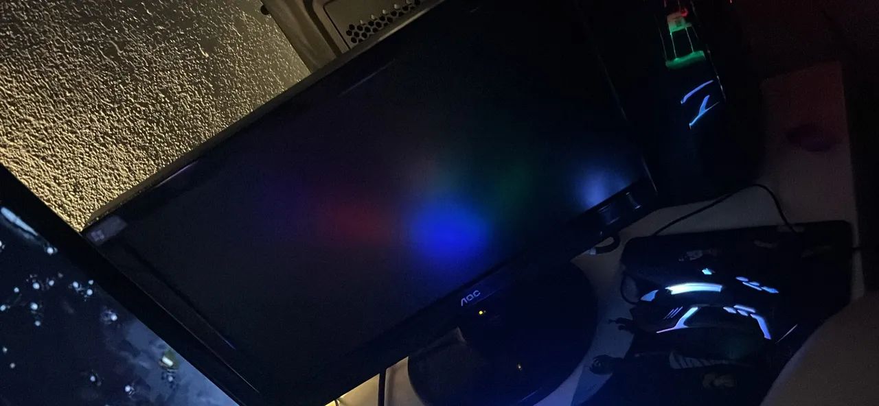 Monitor AOC funcionando