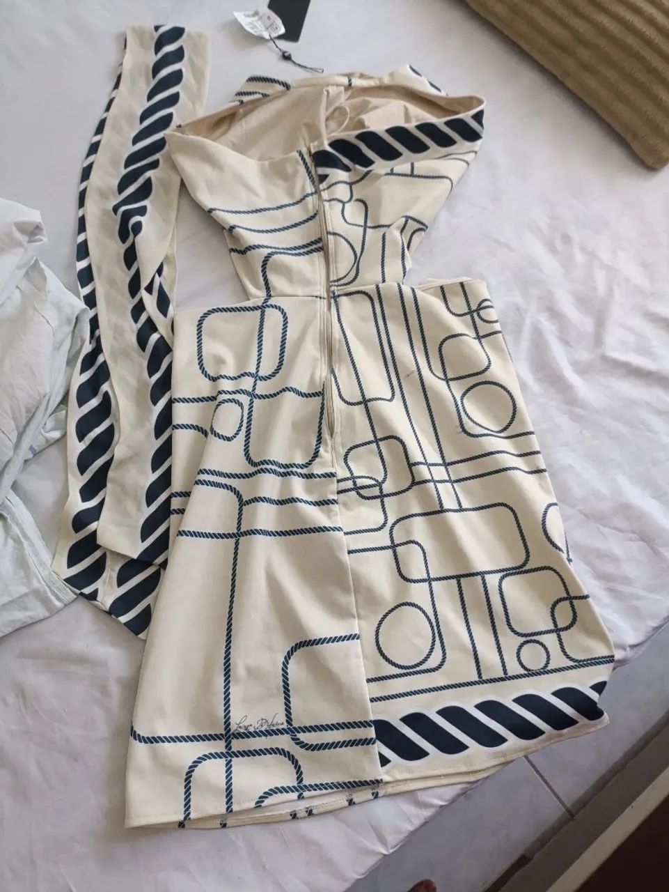 Vestido lança perfume 