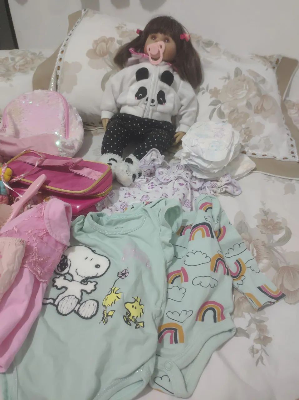 Vende-se boneca bebê rebom original panda, vai com brindes  - Foto 3